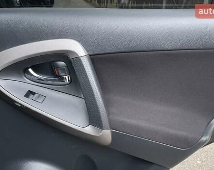 Чорний Тойота РАВ 4, об'ємом двигуна 2 л та пробігом 176 тис. км за 10750 $, фото 40 на Automoto.ua