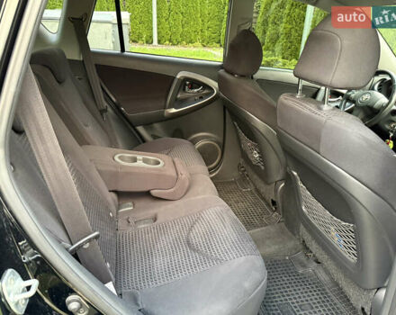 Черный Тойота РАВ 4, объемом двигателя 2 л и пробегом 87 тыс. км за 12800 $, фото 7 на Automoto.ua