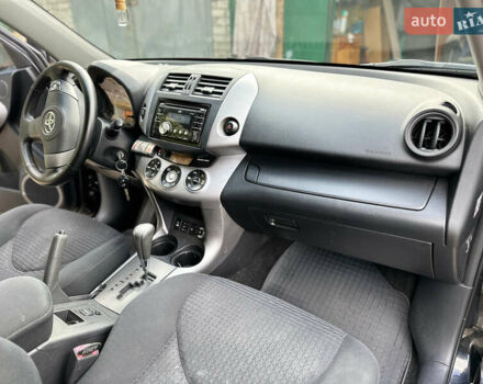 Тойота РАВ 4 2008 в Харькове на Automoto.ua Черный Тойота РАВ 4, объемом двигателя 2 л и пробегом 235 тыс. км за 9700 $, фото 16 на Automoto.ua