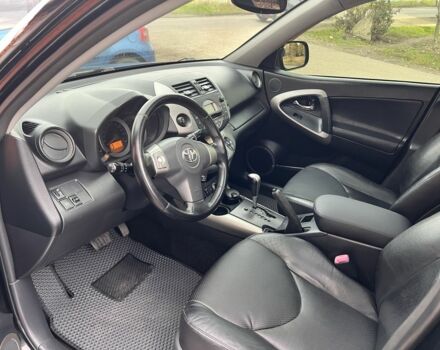 Черный Тойота РАВ 4, объемом двигателя 2 л и пробегом 270 тыс. км за 9500 $, фото 4 на Automoto.ua