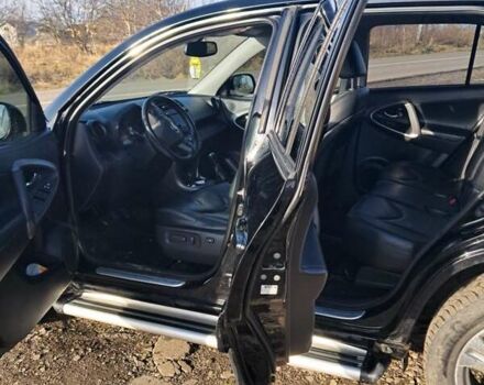 Черный Тойота РАВ 4, объемом двигателя 2.23 л и пробегом 240 тыс. км за 10500 $, фото 1 на Automoto.ua