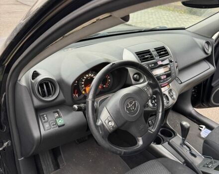 Черный Тойота РАВ 4, объемом двигателя 2 л и пробегом 230 тыс. км за 6800 $, фото 10 на Automoto.ua