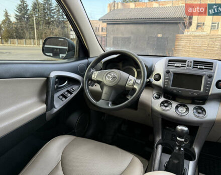 Черный Тойота РАВ 4, объемом двигателя 2.2 л и пробегом 274 тыс. км за 9500 $, фото 37 на Automoto.ua