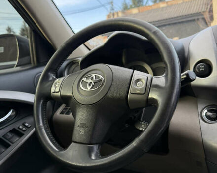 Черный Тойота РАВ 4, объемом двигателя 2.2 л и пробегом 274 тыс. км за 9500 $, фото 42 на Automoto.ua