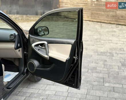 Черный Тойота РАВ 4, объемом двигателя 2.2 л и пробегом 274 тыс. км за 9500 $, фото 47 на Automoto.ua