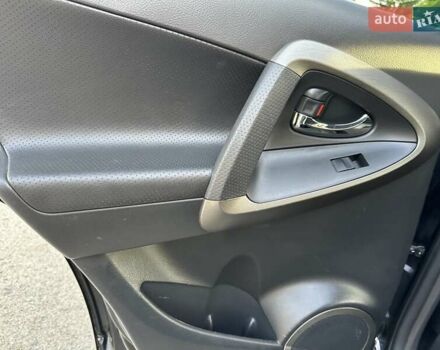 Черный Тойота РАВ 4, объемом двигателя 2.2 л и пробегом 227 тыс. км за 10500 $, фото 43 на Automoto.ua