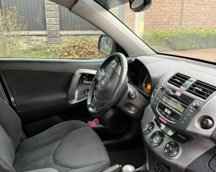 Черный Тойота РАВ 4, объемом двигателя 2 л и пробегом 230 тыс. км за 6800 $, фото 9 на Automoto.ua