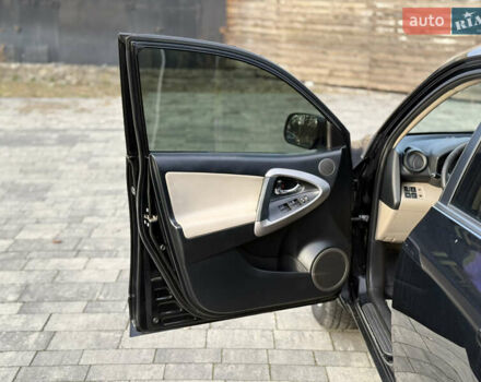 Черный Тойота РАВ 4, объемом двигателя 2.2 л и пробегом 274 тыс. км за 9500 $, фото 48 на Automoto.ua