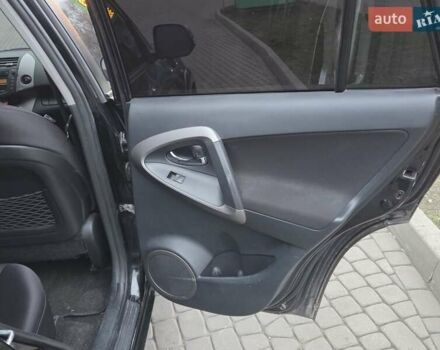 Черный Тойота РАВ 4, объемом двигателя 2.2 л и пробегом 170 тыс. км за 11000 $, фото 4 на Automoto.ua