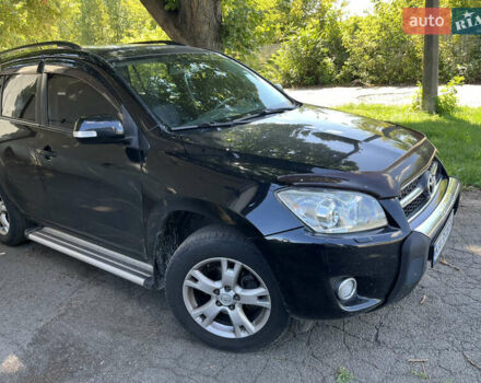Чорний Тойота РАВ 4, об'ємом двигуна 2 л та пробігом 182 тис. км за 10900 $, фото 2 на Automoto.ua