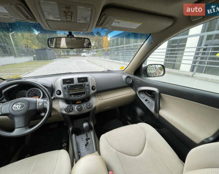 Черный Тойота РАВ 4, объемом двигателя 2.49 л и пробегом 220 тыс. км за 10500 $, фото 17 на Automoto.ua
