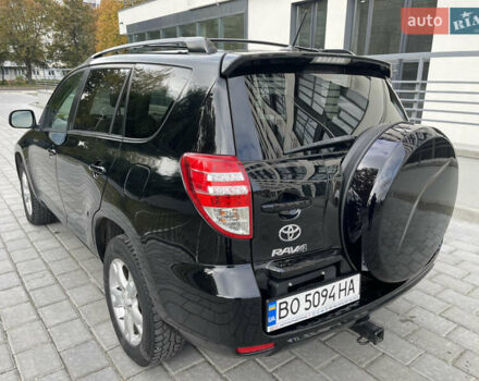 Черный Тойота РАВ 4, объемом двигателя 2.49 л и пробегом 220 тыс. км за 10500 $, фото 3 на Automoto.ua