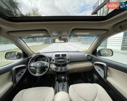 Черный Тойота РАВ 4, объемом двигателя 2.49 л и пробегом 220 тыс. км за 10500 $, фото 18 на Automoto.ua