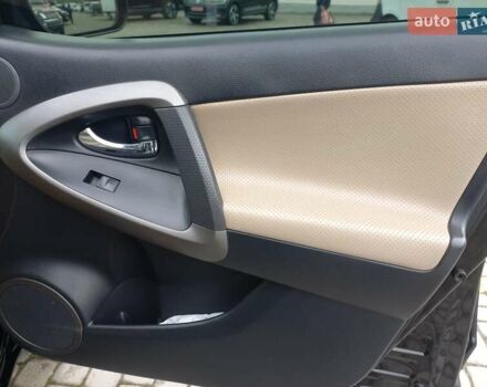 Чорний Тойота РАВ 4, об'ємом двигуна 2.36 л та пробігом 241 тис. км за 13600 $, фото 11 на Automoto.ua