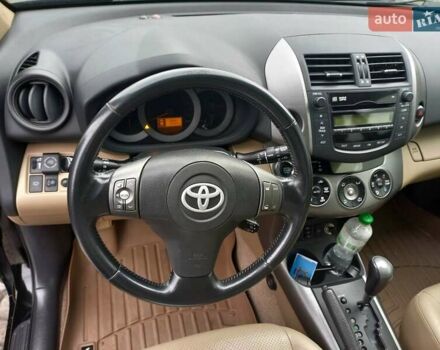 Чорний Тойота РАВ 4, об'ємом двигуна 2.36 л та пробігом 241 тис. км за 13600 $, фото 18 на Automoto.ua