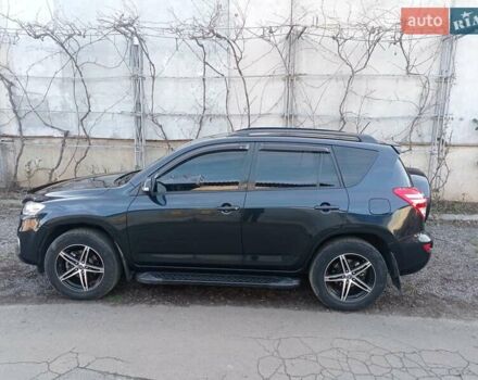 Чорний Тойота РАВ 4, об'ємом двигуна 2 л та пробігом 105 тис. км за 16200 $, фото 4 на Automoto.ua