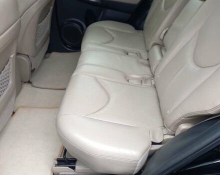 Чорний Тойота РАВ 4, об'ємом двигуна 2.36 л та пробігом 241 тис. км за 13600 $, фото 16 на Automoto.ua