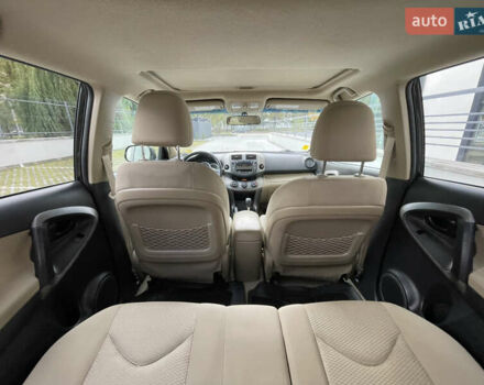 Черный Тойота РАВ 4, объемом двигателя 2.49 л и пробегом 220 тыс. км за 10500 $, фото 27 на Automoto.ua