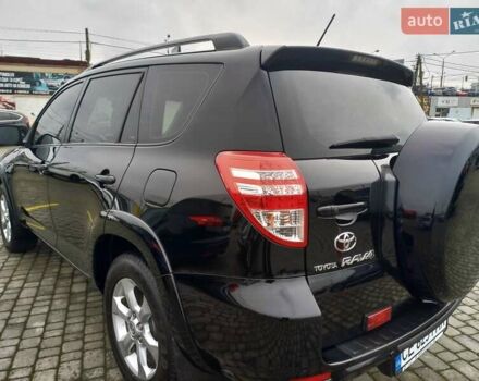 Чорний Тойота РАВ 4, об'ємом двигуна 2.36 л та пробігом 241 тис. км за 13600 $, фото 4 на Automoto.ua