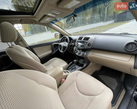 Черный Тойота РАВ 4, объемом двигателя 2.49 л и пробегом 220 тыс. км за 10500 $, фото 19 на Automoto.ua