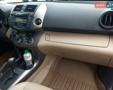 Чорний Тойота РАВ 4, об'ємом двигуна 2.36 л та пробігом 241 тис. км за 13600 $, фото 9 на Automoto.ua