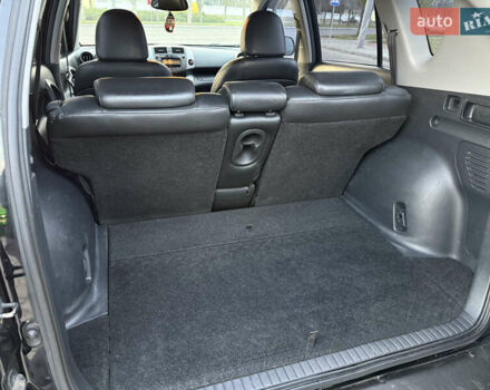 Черный Тойота РАВ 4, объемом двигателя 2 л и пробегом 173 тыс. км за 13300 $, фото 16 на Automoto.ua