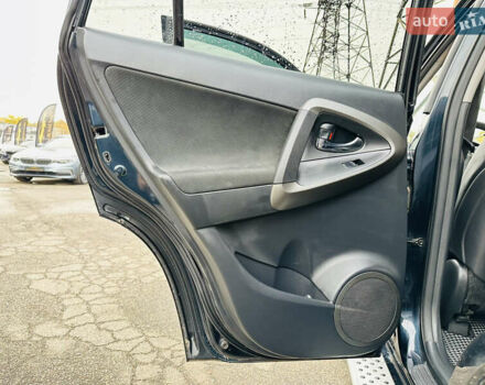 Черный Тойота РАВ 4, объемом двигателя 2.23 л и пробегом 249 тыс. км за 13800 $, фото 17 на Automoto.ua