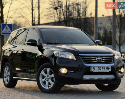 Черный Тойота РАВ 4, объемом двигателя 2 л и пробегом 173 тыс. км за 13300 $, фото 1 на Automoto.ua