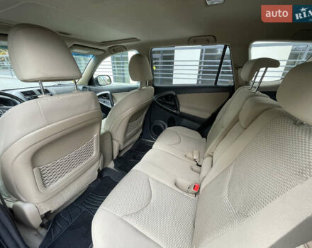 Черный Тойота РАВ 4, объемом двигателя 2.49 л и пробегом 220 тыс. км за 10500 $, фото 24 на Automoto.ua