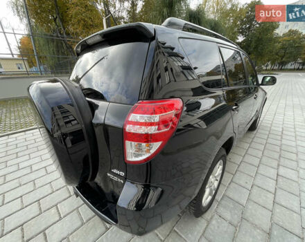 Черный Тойота РАВ 4, объемом двигателя 2.49 л и пробегом 220 тыс. км за 10500 $, фото 7 на Automoto.ua