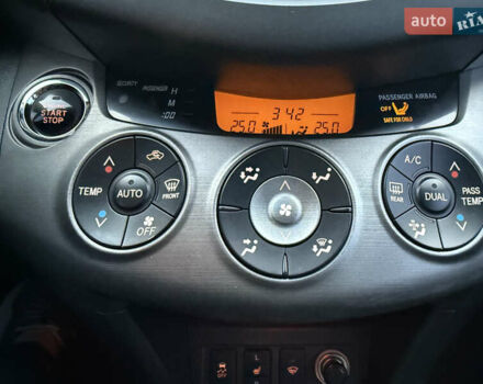 Черный Тойота РАВ 4, объемом двигателя 2 л и пробегом 173 тыс. км за 13300 $, фото 15 на Automoto.ua