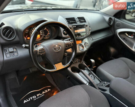 Черный Тойота РАВ 4, объемом двигателя 2 л и пробегом 184 тыс. км за 12900 $, фото 42 на Automoto.ua