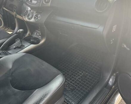 Черный Тойота РАВ 4, объемом двигателя 2 л и пробегом 176 тыс. км за 12500 $, фото 13 на Automoto.ua