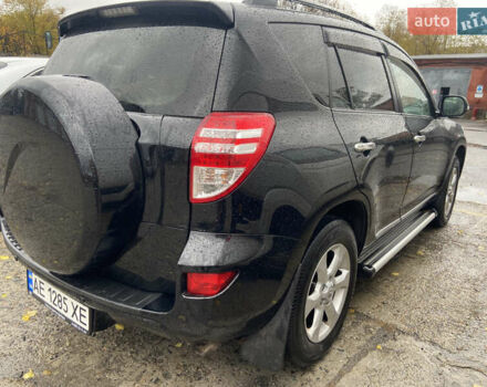 Черный Тойота РАВ 4, объемом двигателя 1.99 л и пробегом 140 тыс. км за 15500 $, фото 2 на Automoto.ua