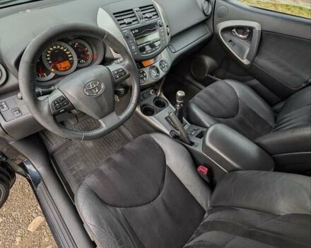 Чорний Тойота РАВ 4, об'ємом двигуна 2.2 л та пробігом 178 тис. км за 15000 $, фото 9 на Automoto.ua