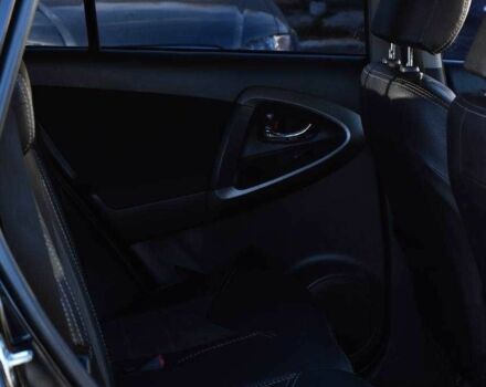 Чорний Тойота РАВ 4, об'ємом двигуна 2 л та пробігом 178 тис. км за 13850 $, фото 16 на Automoto.ua