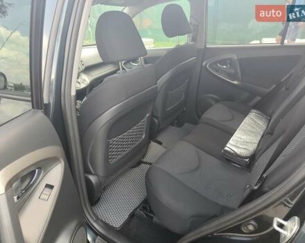 Чорний Тойота РАВ 4, об'ємом двигуна 2 л та пробігом 250 тис. км за 13500 $, фото 5 на Automoto.ua