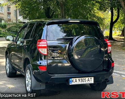 Чорний Тойота РАВ 4, об'ємом двигуна 2 л та пробігом 140 тис. км за 11500 $, фото 2 на Automoto.ua