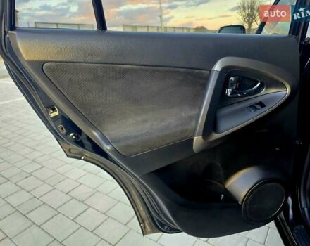 Черный Тойота РАВ 4, объемом двигателя 2.2 л и пробегом 182 тыс. км за 13950 $, фото 62 на Automoto.ua