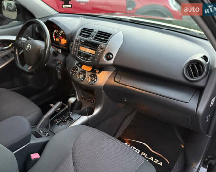 Черный Тойота РАВ 4, объемом двигателя 2 л и пробегом 184 тыс. км за 12900 $, фото 43 на Automoto.ua