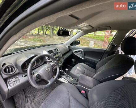 Чорний Тойота РАВ 4, об'ємом двигуна 2 л та пробігом 140 тис. км за 11500 $, фото 22 на Automoto.ua