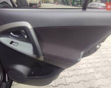 Чорний Тойота РАВ 4, об'ємом двигуна 2 л та пробігом 184 тис. км за 12500 $, фото 17 на Automoto.ua