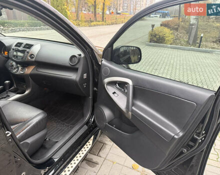 Черный Тойота РАВ 4, объемом двигателя 2.36 л и пробегом 155 тыс. км за 12500 $, фото 14 на Automoto.ua