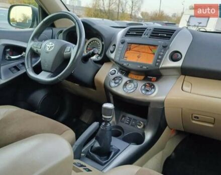 Чорний Тойота РАВ 4, об'ємом двигуна 0 л та пробігом 183 тис. км за 8350 $, фото 4 на Automoto.ua