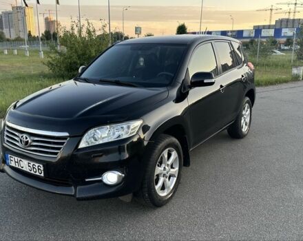 Чорний Тойота РАВ 4, об'ємом двигуна 2 л та пробігом 190 тис. км за 4700 $, фото 1 на Automoto.ua