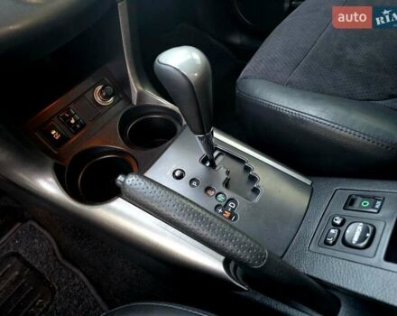 Черный Тойота РАВ 4, объемом двигателя 2.2 л и пробегом 182 тыс. км за 13950 $, фото 80 на Automoto.ua