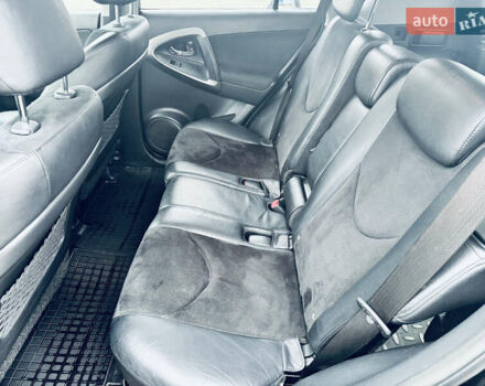 Черный Тойота РАВ 4, объемом двигателя 2 л и пробегом 73 тыс. км за 14800 $, фото 9 на Automoto.ua