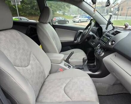 Черный Тойота РАВ 4, объемом двигателя 2.49 л и пробегом 160 тыс. км за 12500 $, фото 5 на Automoto.ua