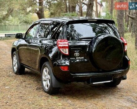 Чорний Тойота РАВ 4, об'ємом двигуна 2 л та пробігом 153 тис. км за 12900 $, фото 4 на Automoto.ua