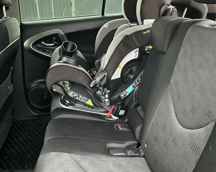 Чорний Тойота РАВ 4, об'ємом двигуна 1.99 л та пробігом 188 тис. км за 15500 $, фото 10 на Automoto.ua